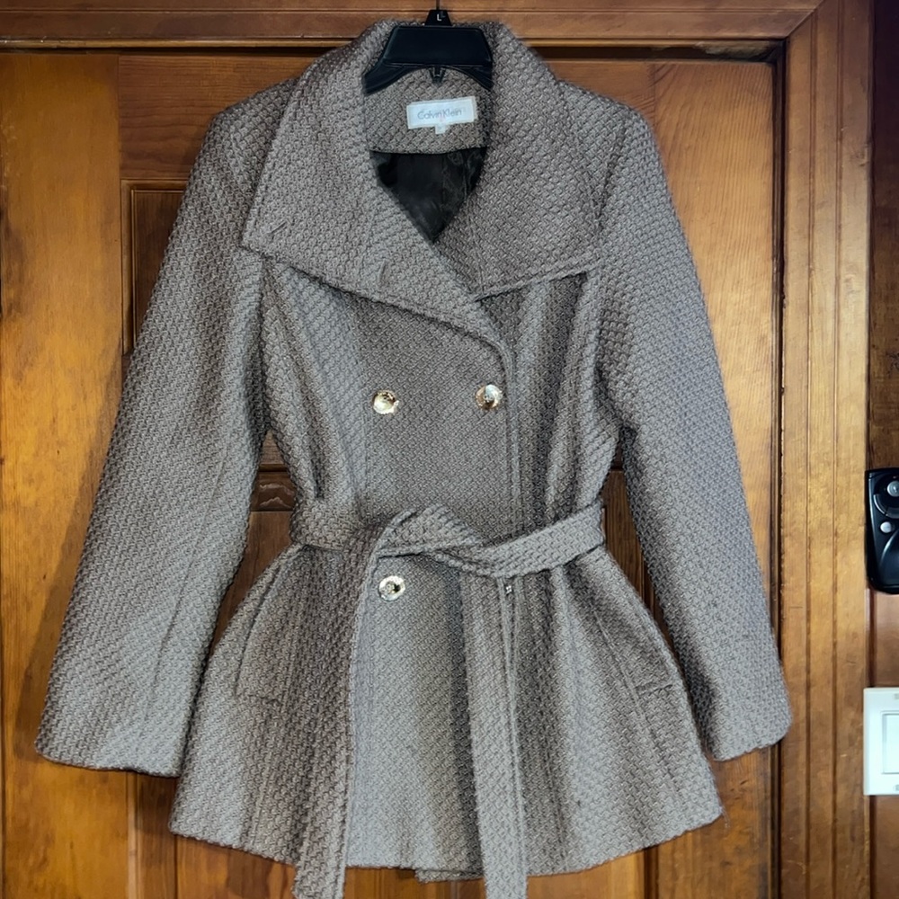 Calvin Klein coat size 12.color beige
